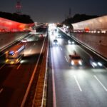 深夜の高速道路